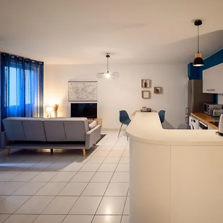 Apartment Le Gogh ~ Parking ~ Balcon ~ Arrivee Autonome *